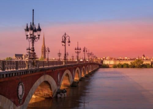 BORDEAUX - Le Pont de Pierre - Illustration de l'article pour savoir où et comment investir à Bordeaux